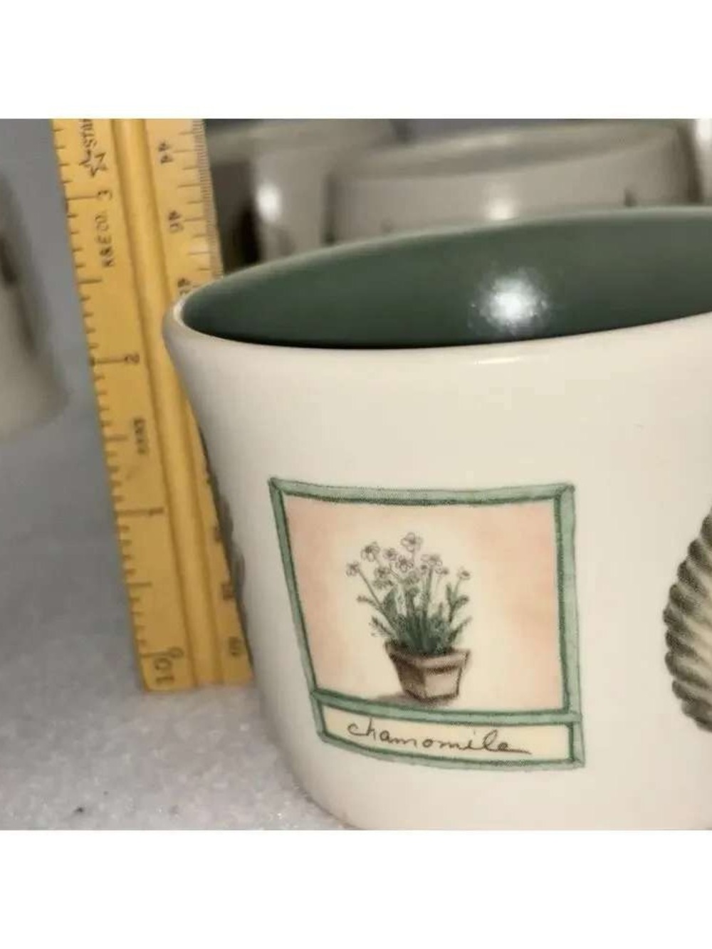 Ceramic Chamomile Planter with Green Interior